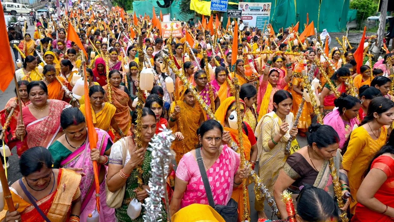 उत्तर प्रदेश तमिलनाडु से बहुत पीछे… महिला अधिकार को लेकर DMK ने अपने मुखपत्र में क्यों साधा निशाना?